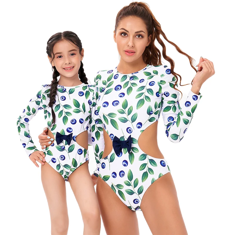 

Цельный купальник с цветочным принтом для родителей и детей, женский купальник с длинным рукавом, бикини для мамы и дочери, семейные одинако...