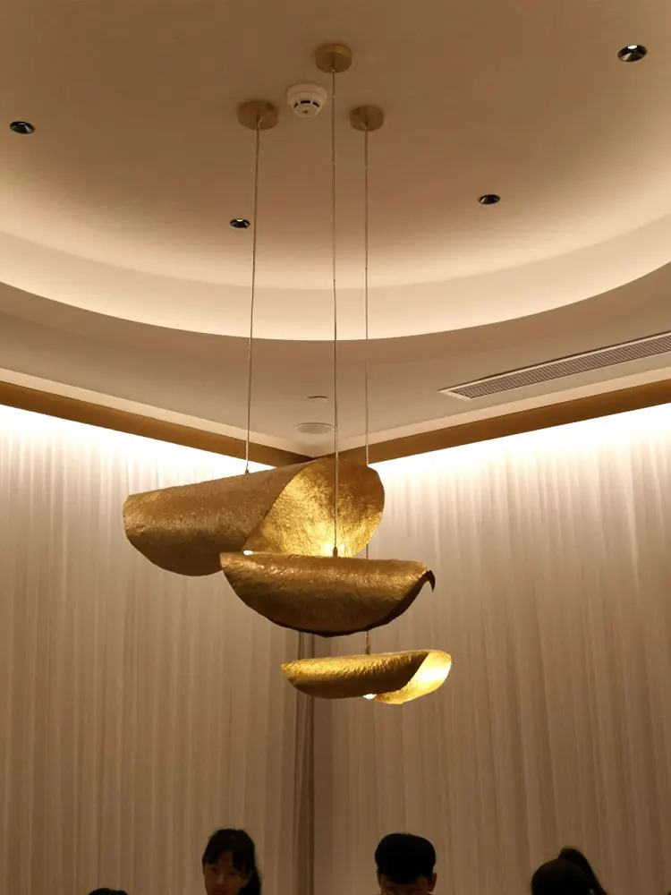 

Люстра медная в виде листьев лотоса для ресторана, простой современный креативный светильник для гостиной, кафе, 2019