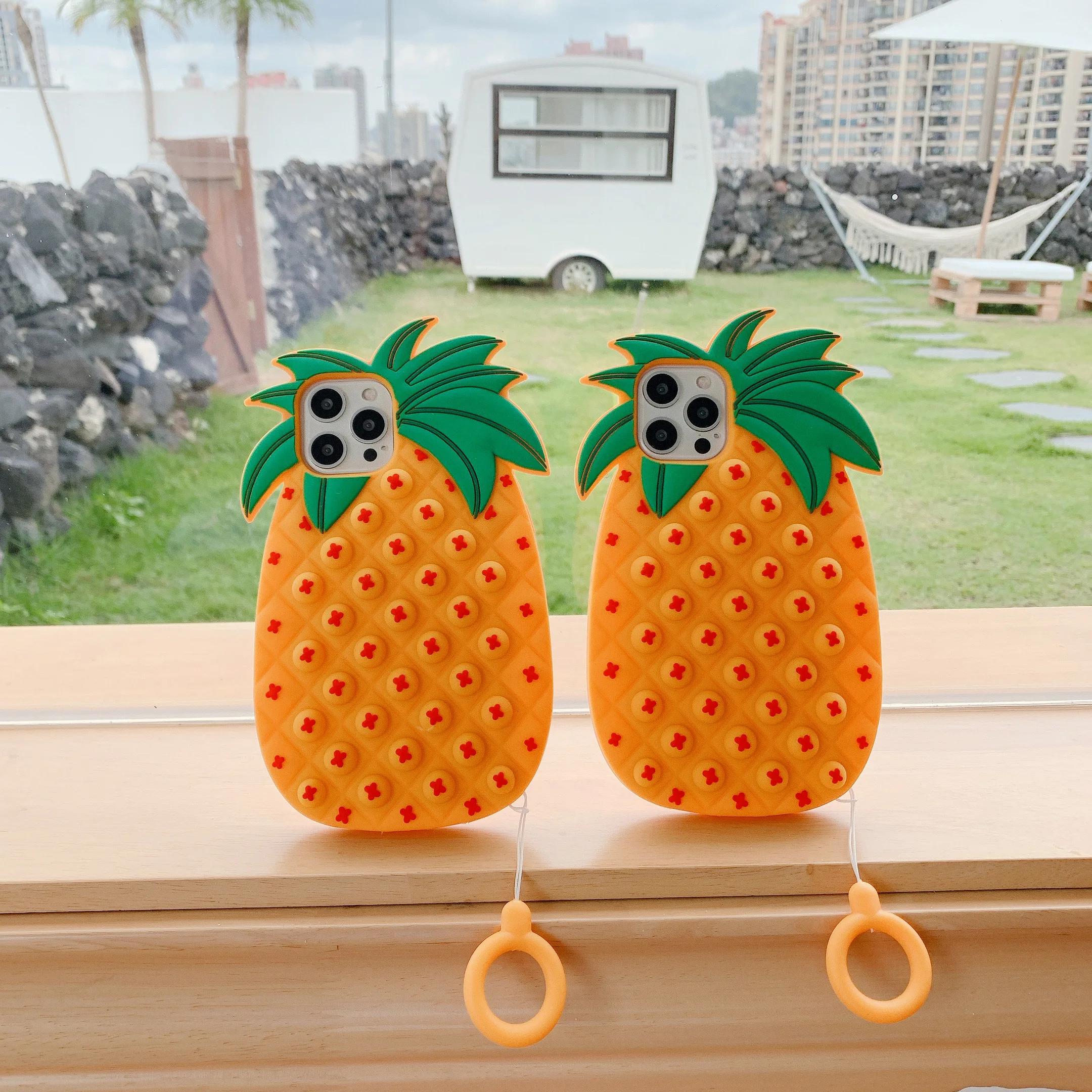 

The silicone pineapple pattern is suitable for iPhone 11 and iPhone 12 series mobile phone cases