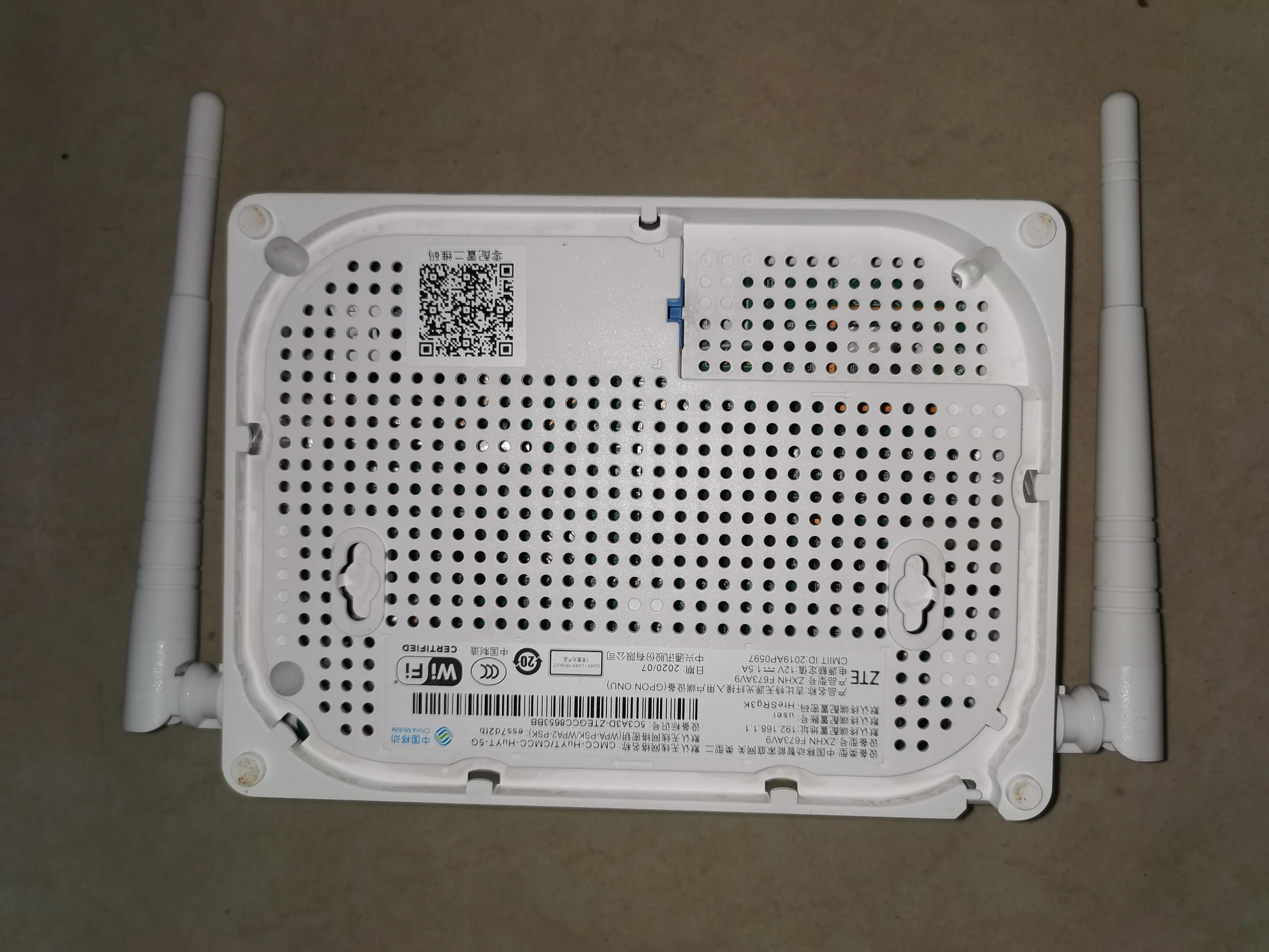 Бесплатная доставка 6 шт. F673AV9 двухдиапазонный 4ge + 1tel 2usb Ac фонарь Wifi Ont ONU Gpon
