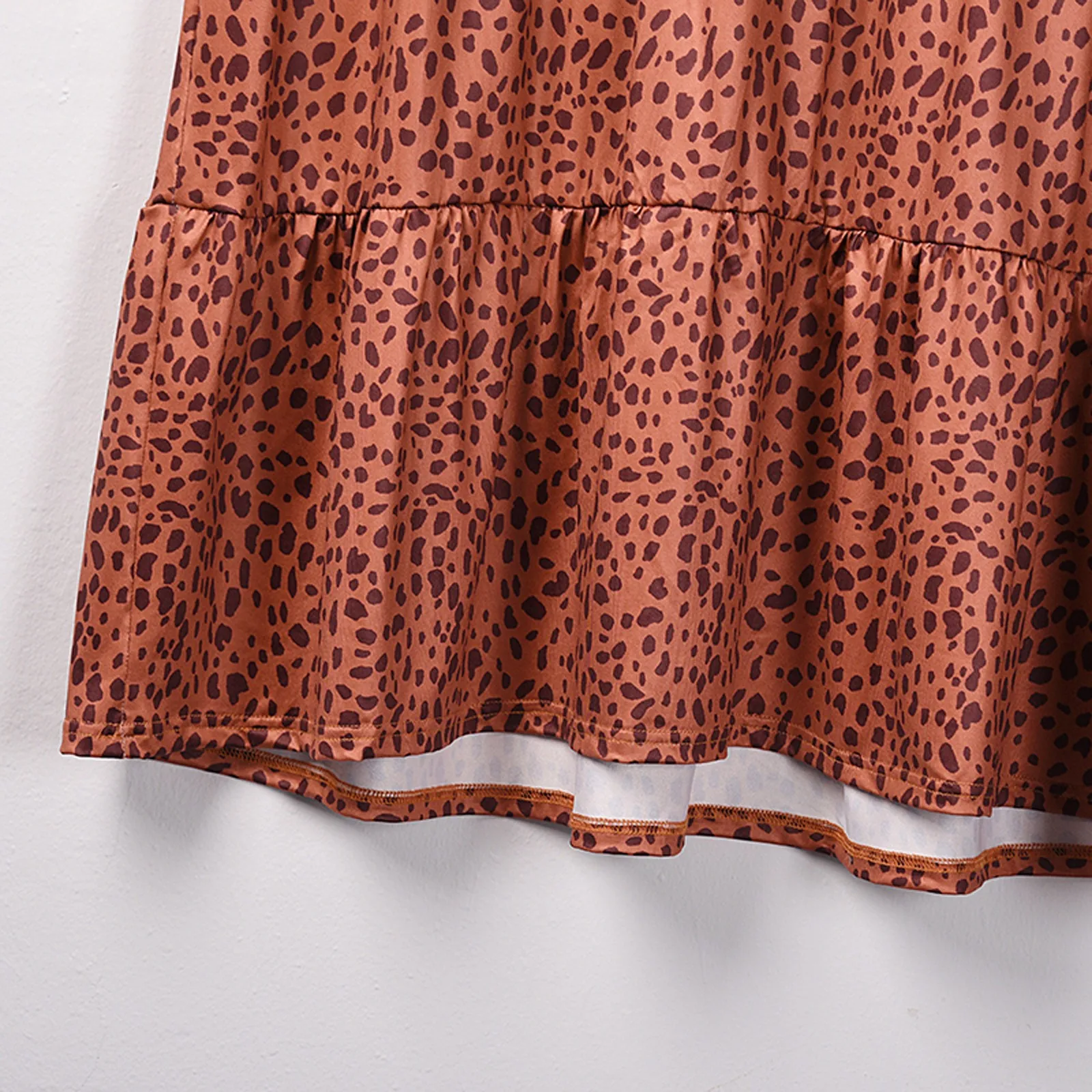 

Women's Fashion Casual Round Neck Leopard Print Sleeveless Knee Length Dress Women Dresses Summer 2021 Elegant