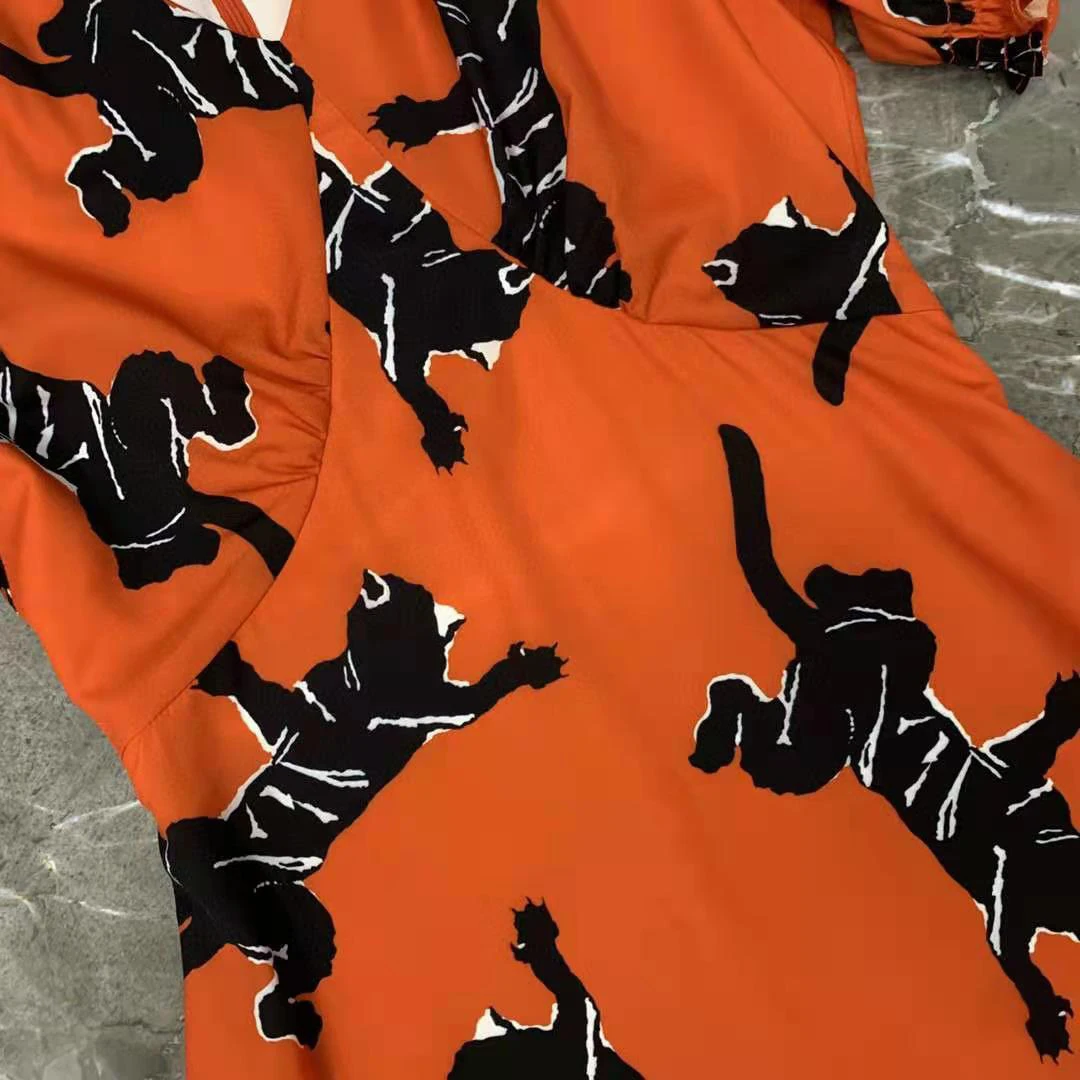 

AELESEEN Runway Fashion Women Summer Green Dress 2021 Sexy V-Neck Puff Sleeve Letter Animal Print Long Party Dress