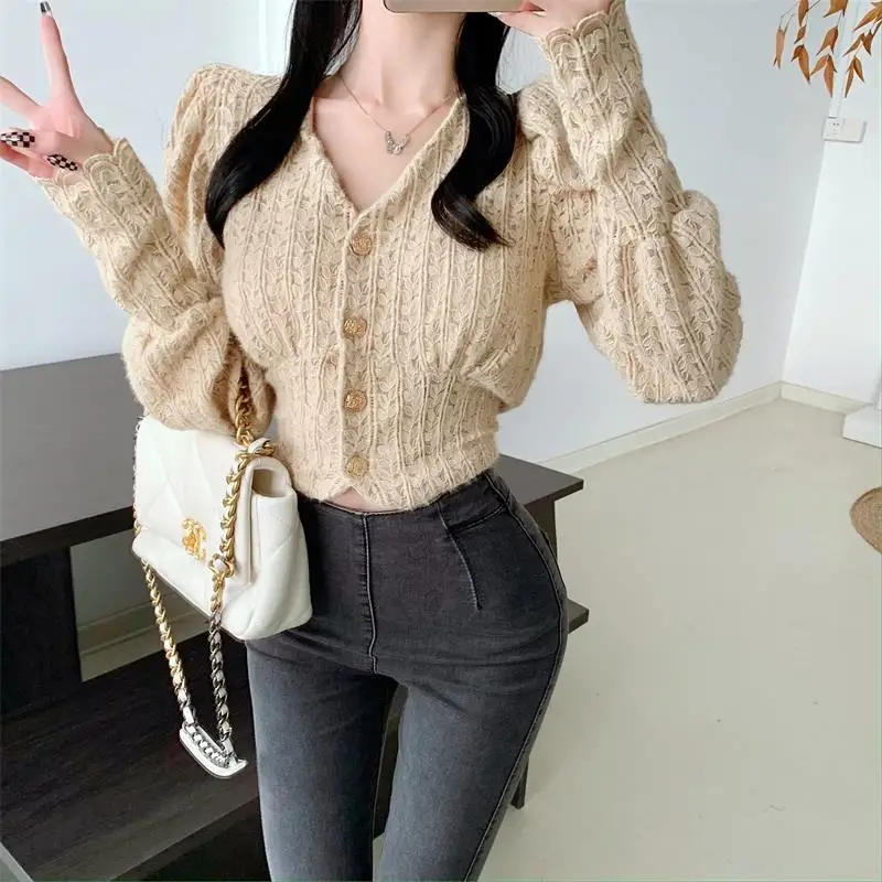Женский укороченный кардиган с V-образным вырезом и рукавами-фонариками |