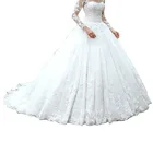 Кружевное свадебное платье с длинным шлейфом и вышивкой