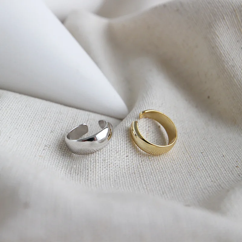 

OBEAR S925 Sterling Silver Ear Buckle Minimalist Geometric Smooth Female Ear Clip Earrings without Piercing for Women