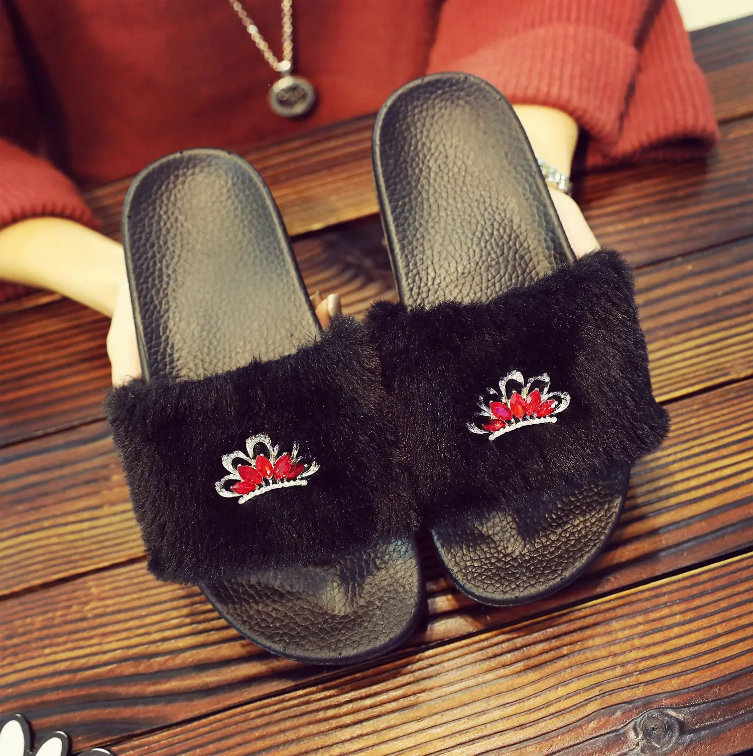 

Shoes Flock Ladies' Slippers Fur Flip Flops Low Luxury Slides Plush Designer PVC Fabric Hoof Heels Fashion Basic Rome PU
