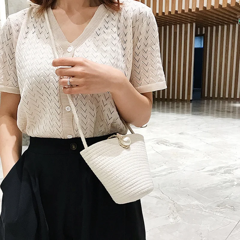 Маленькие соломенные сумки с жемчугом для женщин летняя сумка мессенджер на