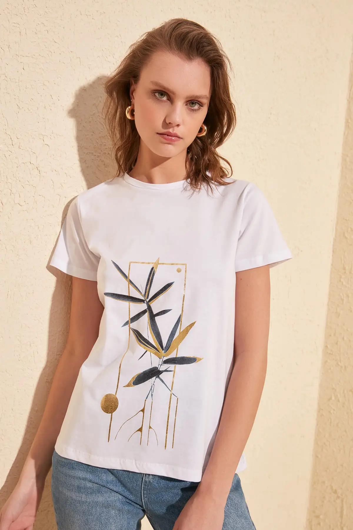 Базовая Трикотажная футболка с принтом TWOSS20TS0749|Футболки| |