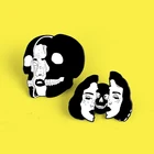 Эмалированные броши в виде черепа на Хэллоуин, женское лицо, броши с разделенным лицом, значок в виде сломанного черепа, темный панк, подарок для друзей, бижутерия