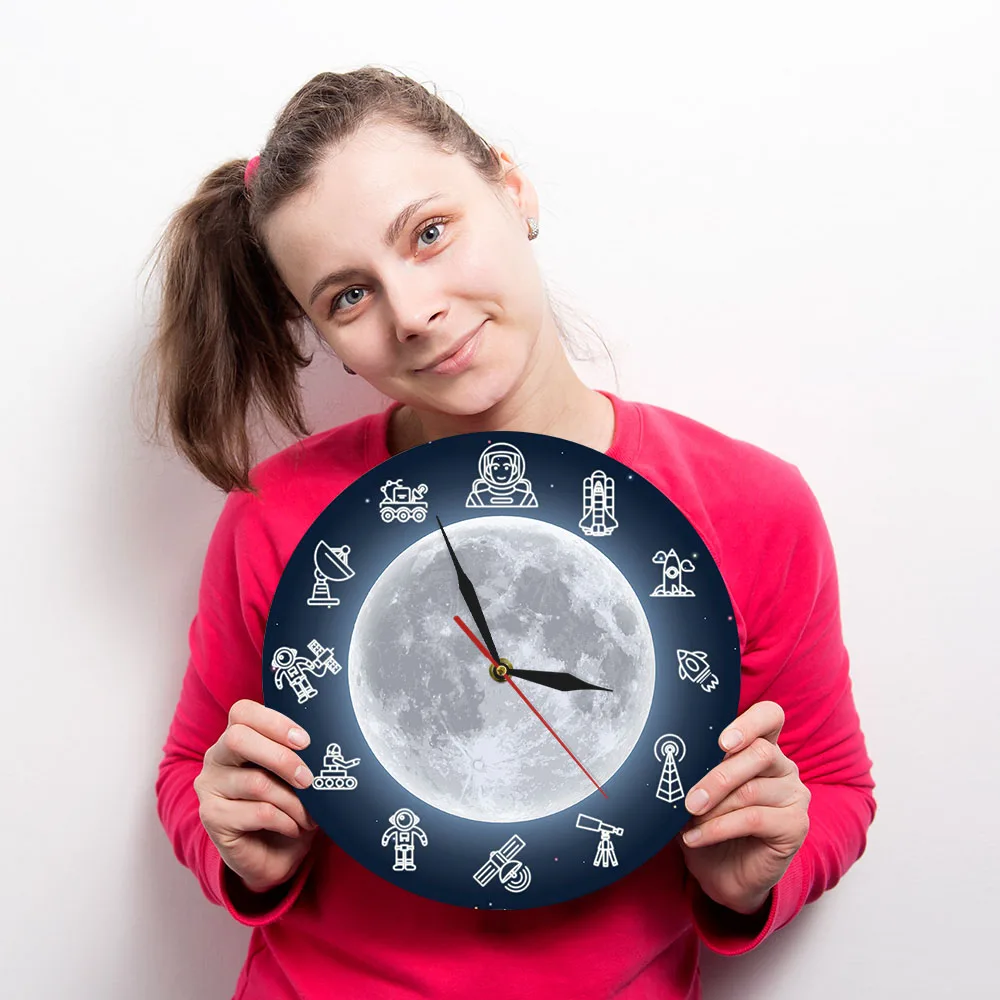 Space Travel Moon Wall Art Modern Clock Outer Astronaut Round Time Watch Science Surreal Galaxy Decor | Дом и сад