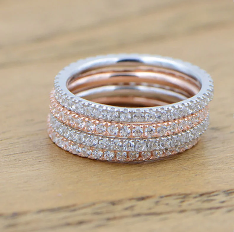 Женское Обручальное кольцо простое классическое с кубическим цирконием 925 пробы