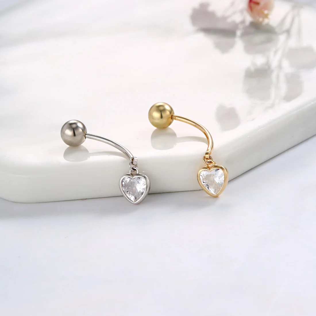 Серебряное кольцо Neoglory S925 с цирконом в форме сердца для пупка женское пирсинг