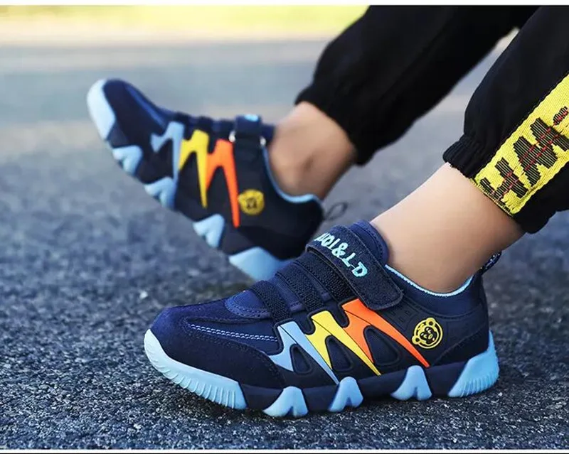 Детская теннисная обувь дышащая для бега прогулочная модные кроссовки мальчиков