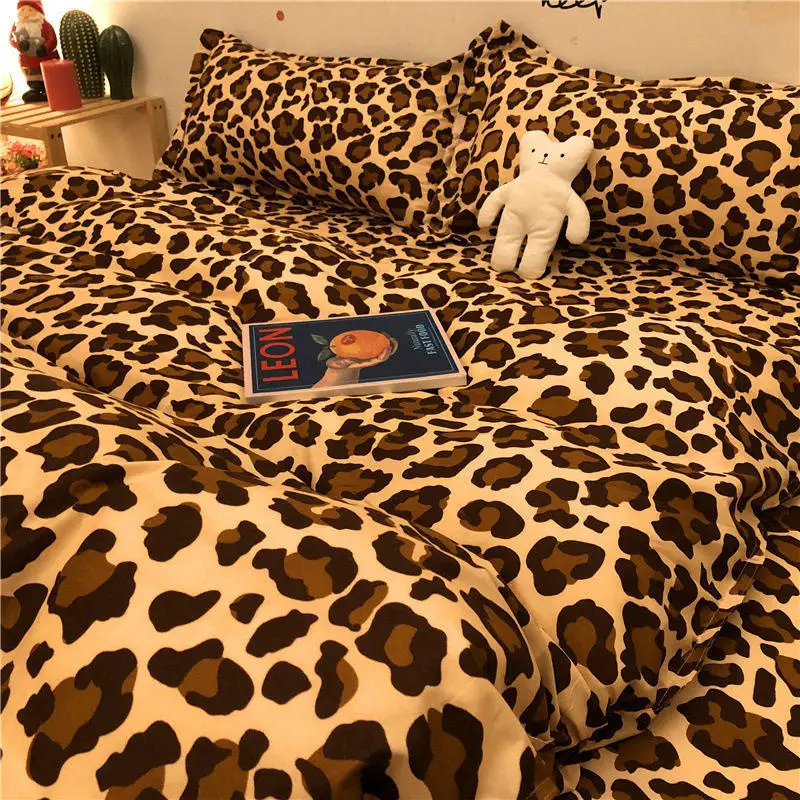 

Duvet Cover Set Little Goat and Little Cow 4PCS Wash Quilt Cover 1.5/1.8/2/2.2M Bedding Set Queen Size Comforter Sets