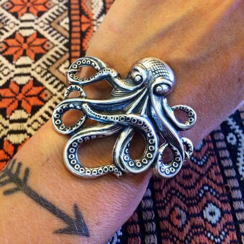

Fashion Gothic Giant Octopus Squid Bracelet Handmade Unique Unisex Statement Piece Vintage Style Marine Nautical Sea Creature