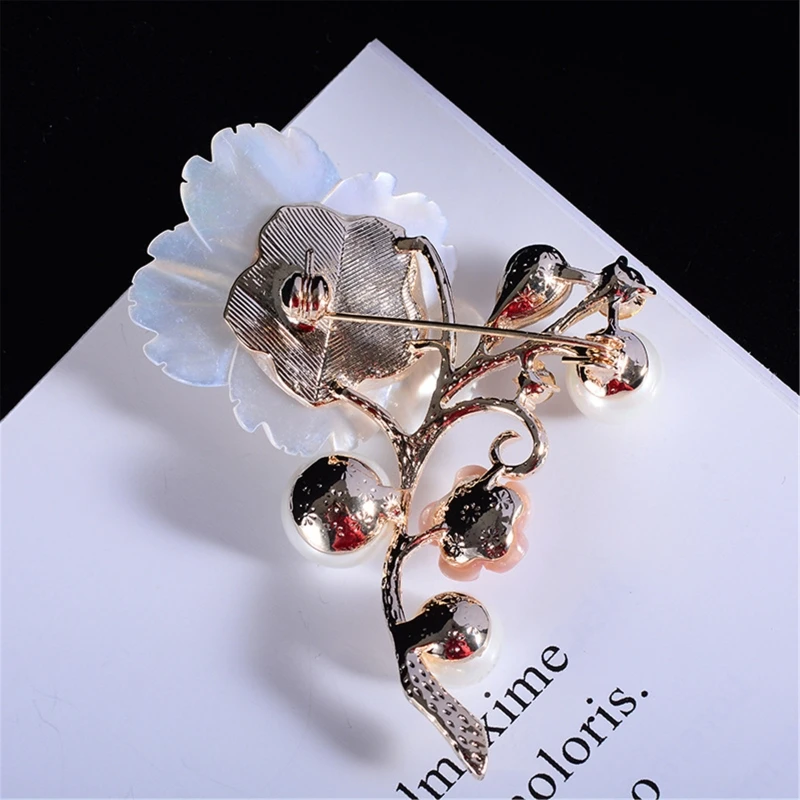 

Blue and White Flower Brooches Women Banquet Brooch Gifts for Clothing Jewelry Accessories