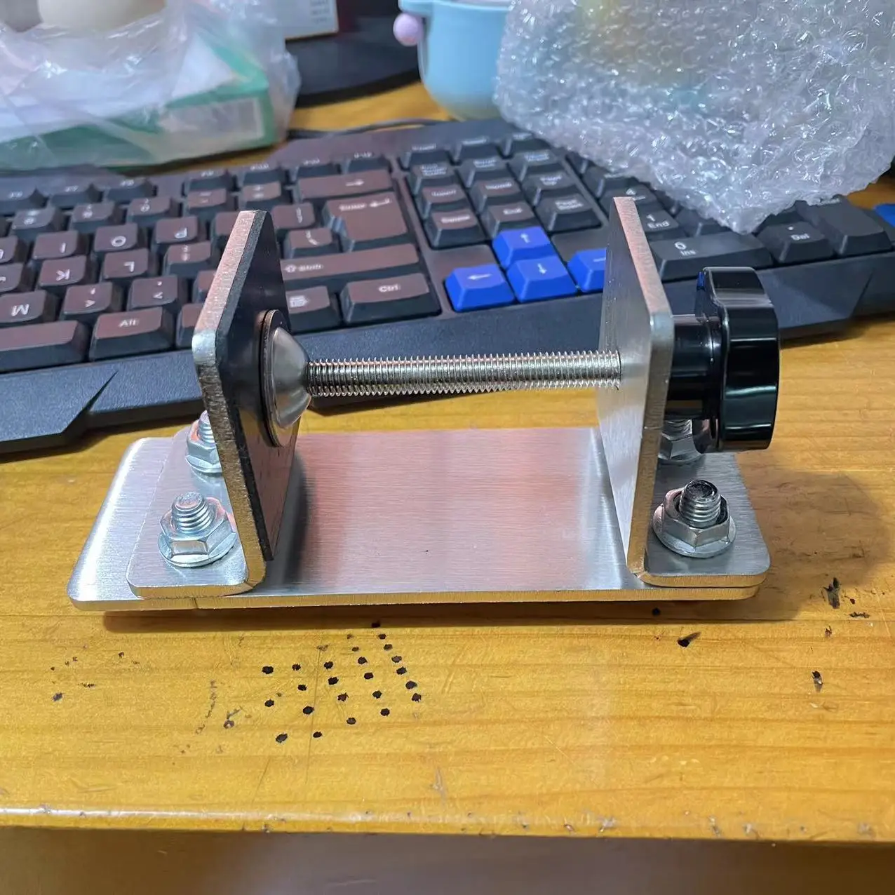 

01Electronic Handbrake Bracket