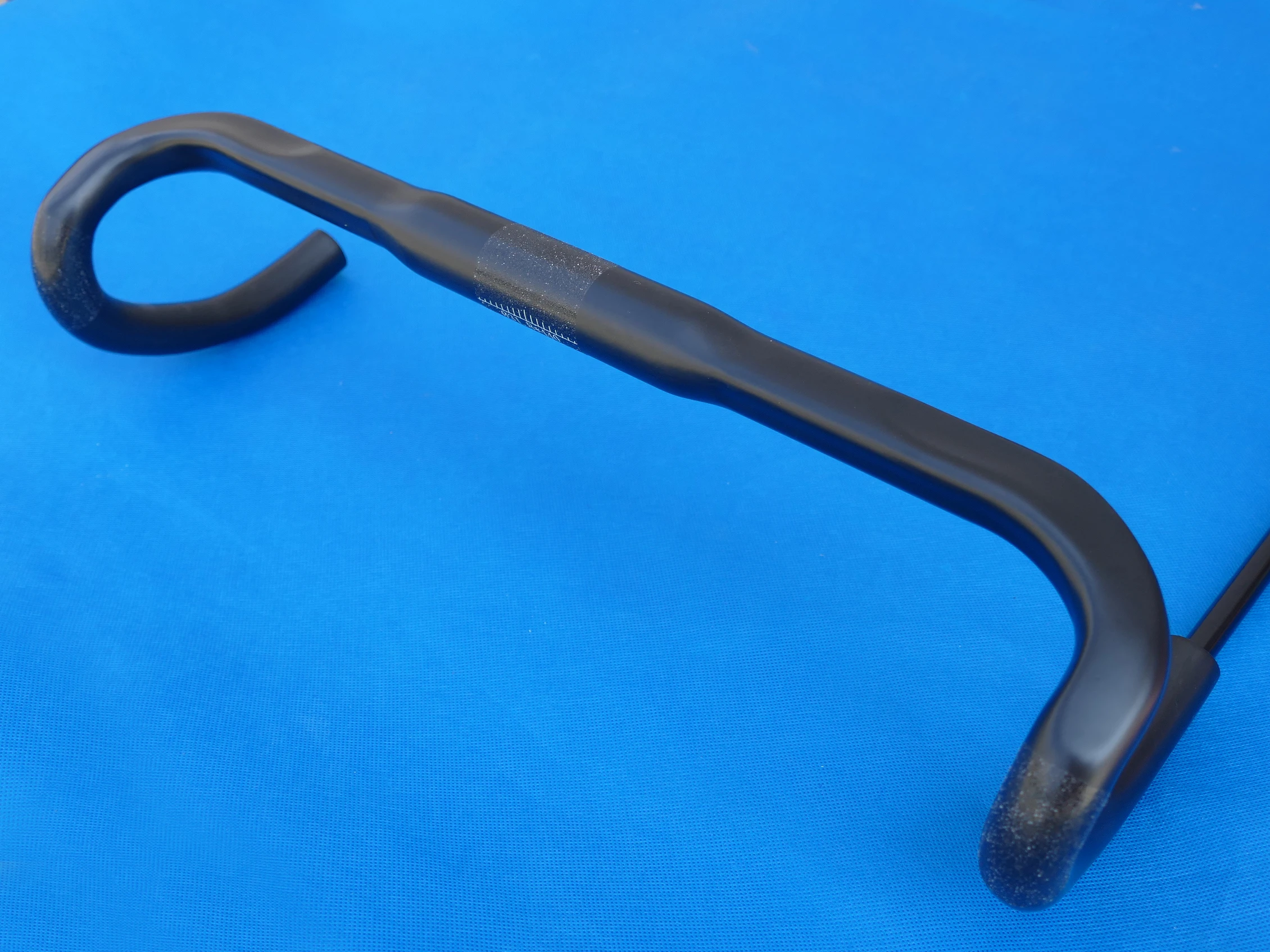 

HB-4 Brand New Full Carbon Road Bike Handlebar 3K UD Glossy Matt Racing Bike Bicycle Cycling Handlebar Bar 420mm ( C TO C)