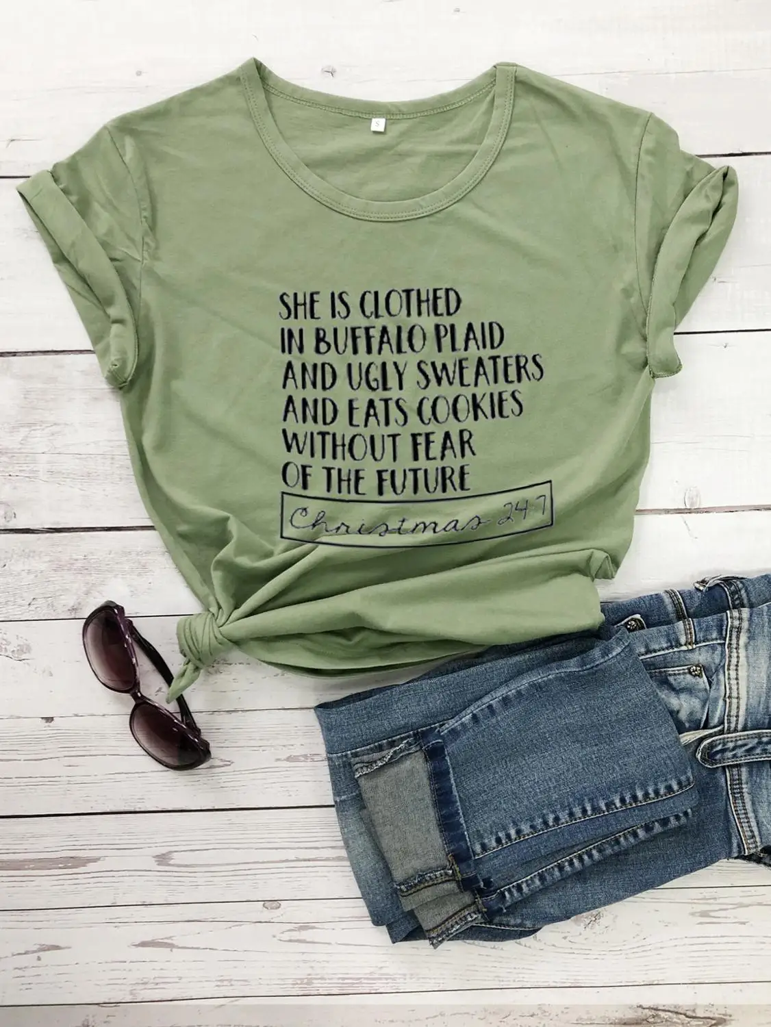 Футболка в клетку с надписью She is clothed in Buffalo милая женская футболка со слоганом