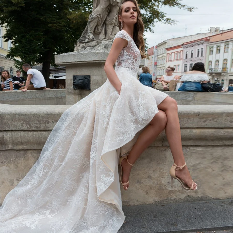 

Scoop Neckline Champagne High Low Wedding Dress with Lace Applique Front Short Long Back Sexy Bridal Dress