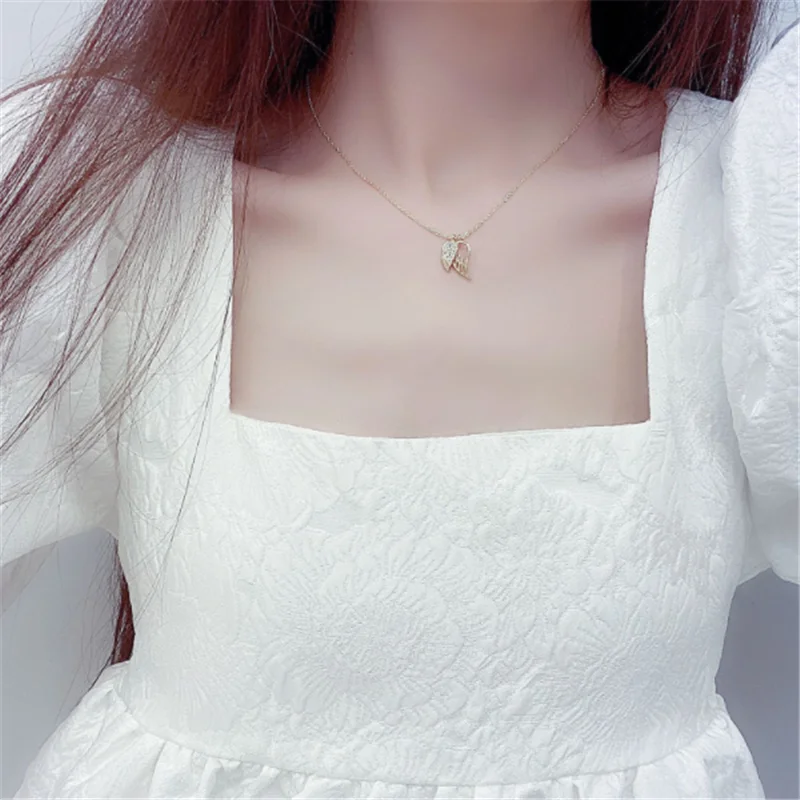 

Fashion and Simple Design Sense Small Wings Short Necklace Temperament Clavicle Chain Women's Jewelry Wholesale