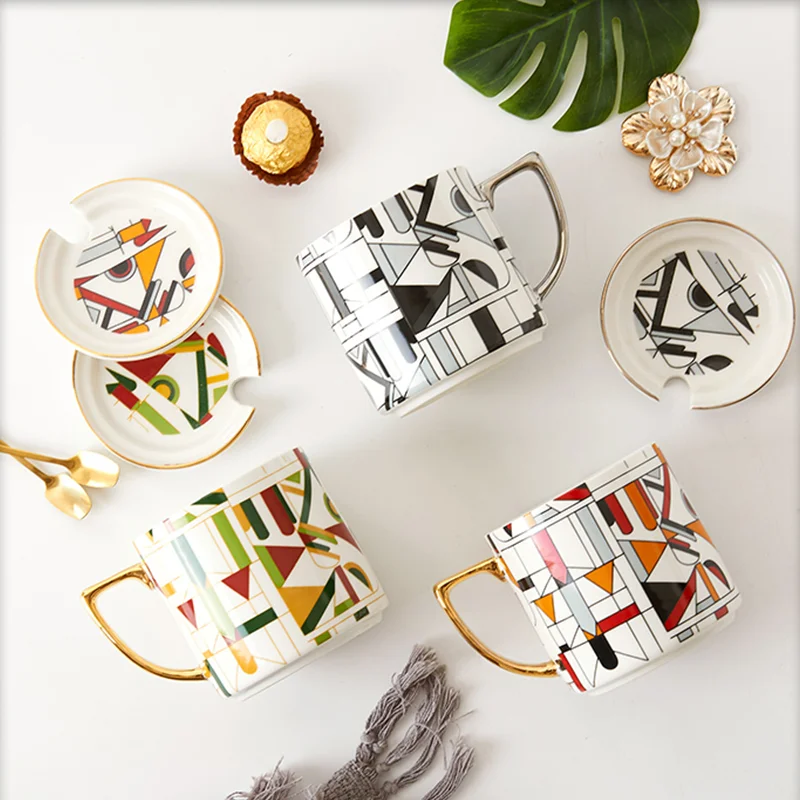 Керамическая кофейная кружка с крышкой ложкой и ручкой креативная светильник