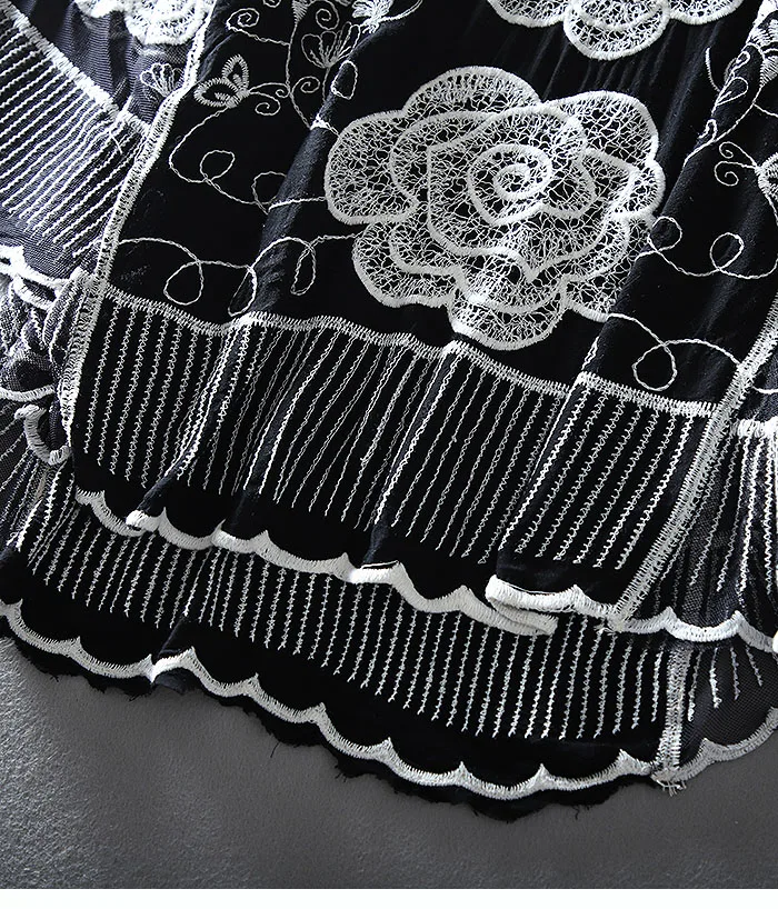 

2021 Summer Retro Chinese Style Plus Size Fashion Batwing Shirt Slimming Lace Hollow Embroidered Printed Women Blouses Top