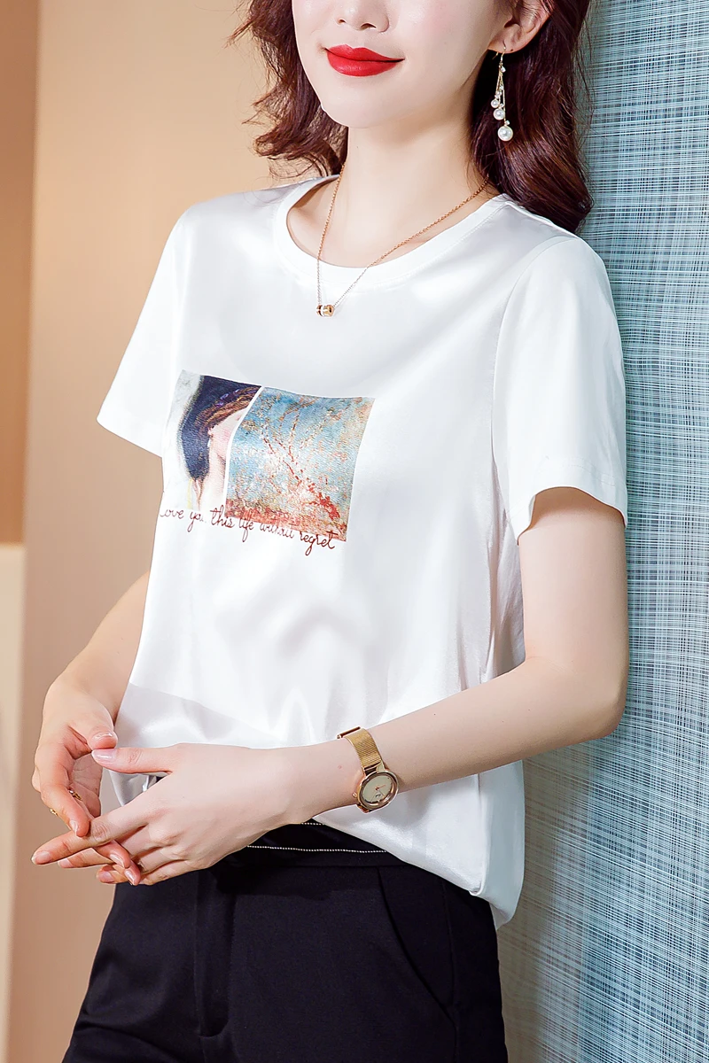 

Chikichi wears spring and summer loose and versatile bottoming suits and shirts, silk tops and T-shirts