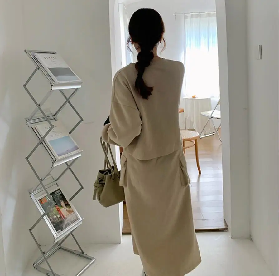

Qooth Woman Pullovers Women's Loose Sweatshirt Plain Color Tops Coat Cotton Skirt Woman A line Skirts Knitted Set QT389