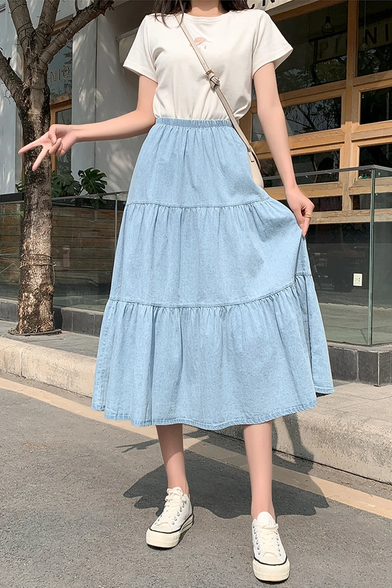 Женская джинсовая юбка А силуэта однотонная облегающая средней длины составного