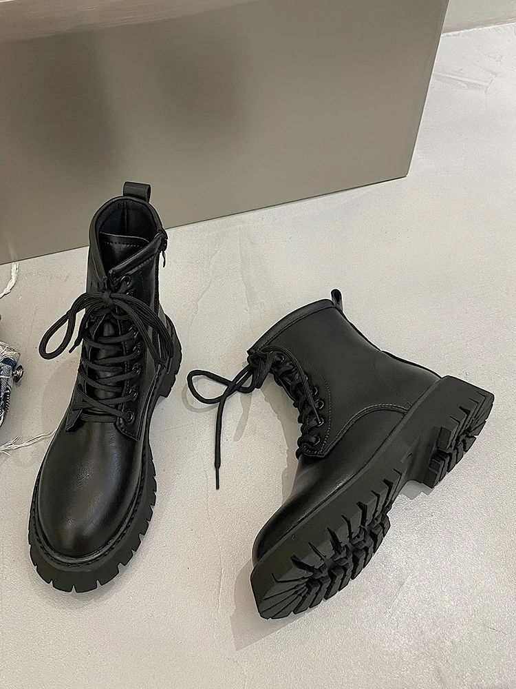 

Женские ботинки на среднем каблуке, Роскошные Дизайнерские ботильоны с круглым носком, на плоской резиновой подошве, черные, В Стиле Лолита,...