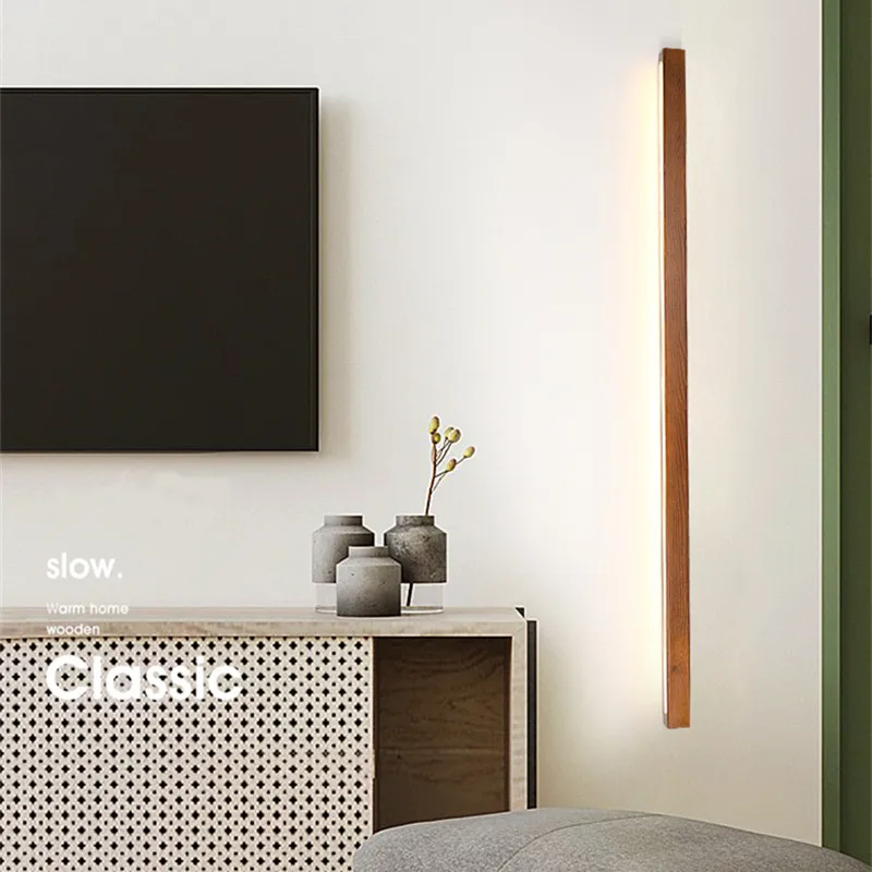 Настенный светильник орехового цвета длинная полоса современный