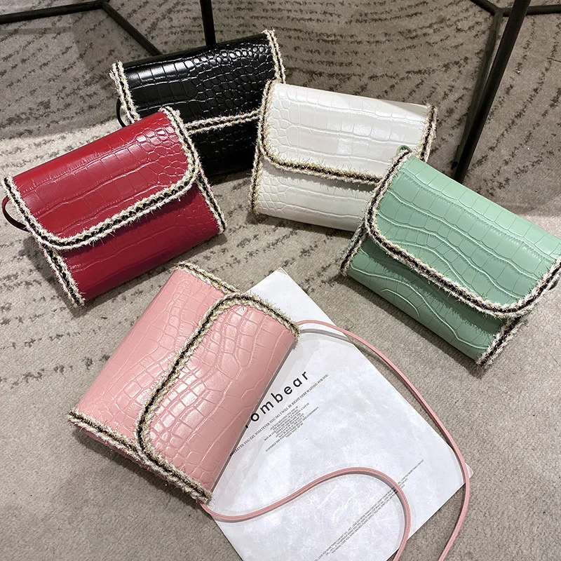 

Индивидуальная кружевная свежая маленькая квадратная сумка, популярная в осенне-зимнем стиле Универсальная женская сумка-мессенджер чере...