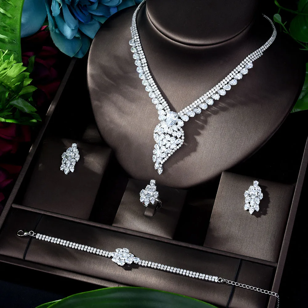 Элегантный комплект украшений HIBRIDE с кубическим цирконием 4 шт. ожерелье