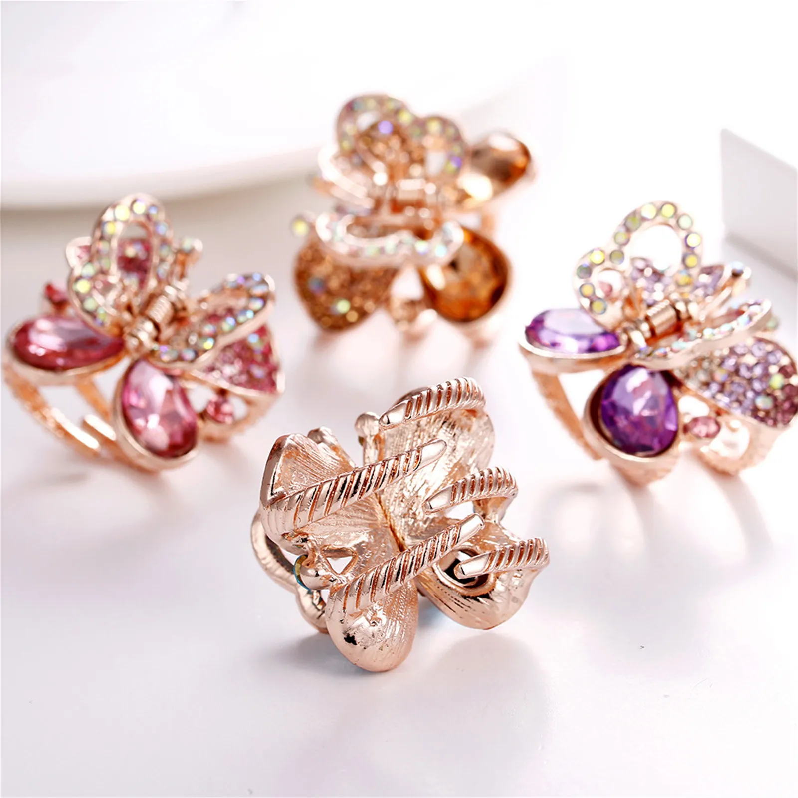 Заколка для волос с редкими кристаллами Бабочка бант металлическая стразы