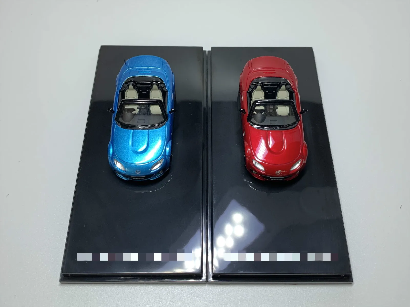 Масштаб 1:64 литье под давлением сплав модная модель родстер Miata изысканное