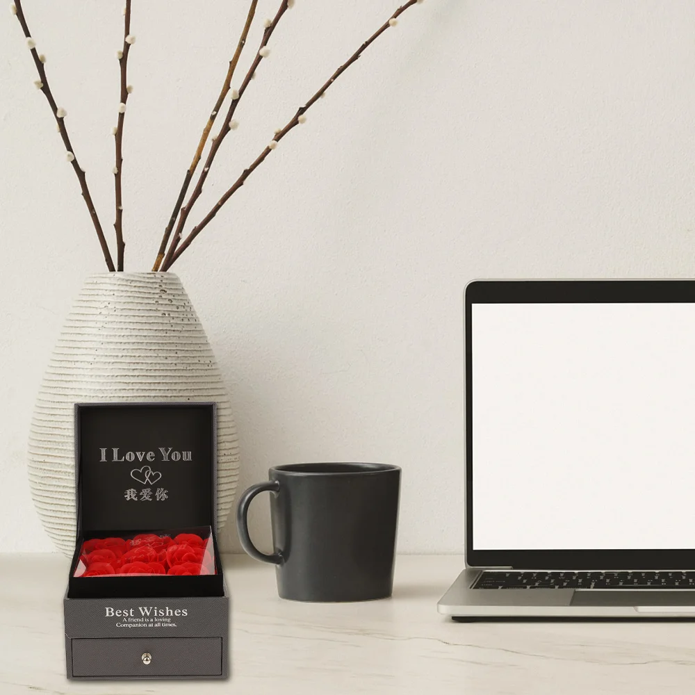 

Romantic Valentine's Day Rose with Flower Case and Pendant Chain Gift Box