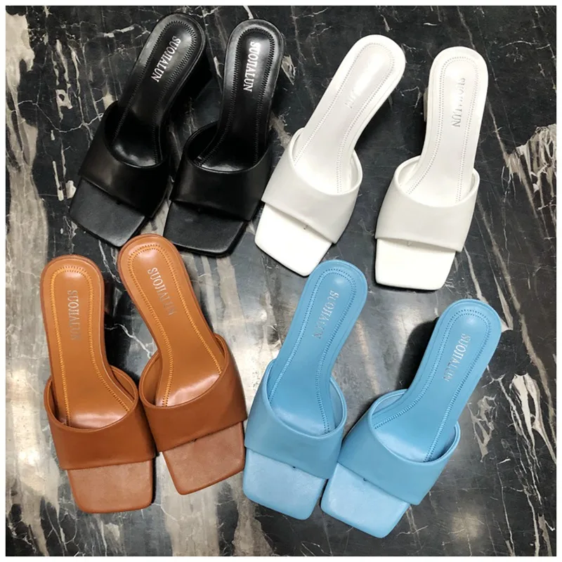 

Летние новые женские шлепанцы, летние уличные сандалии, шлепанцы на высоком устойчивом каблуке без застежек, Элегантные Женские однотонные...