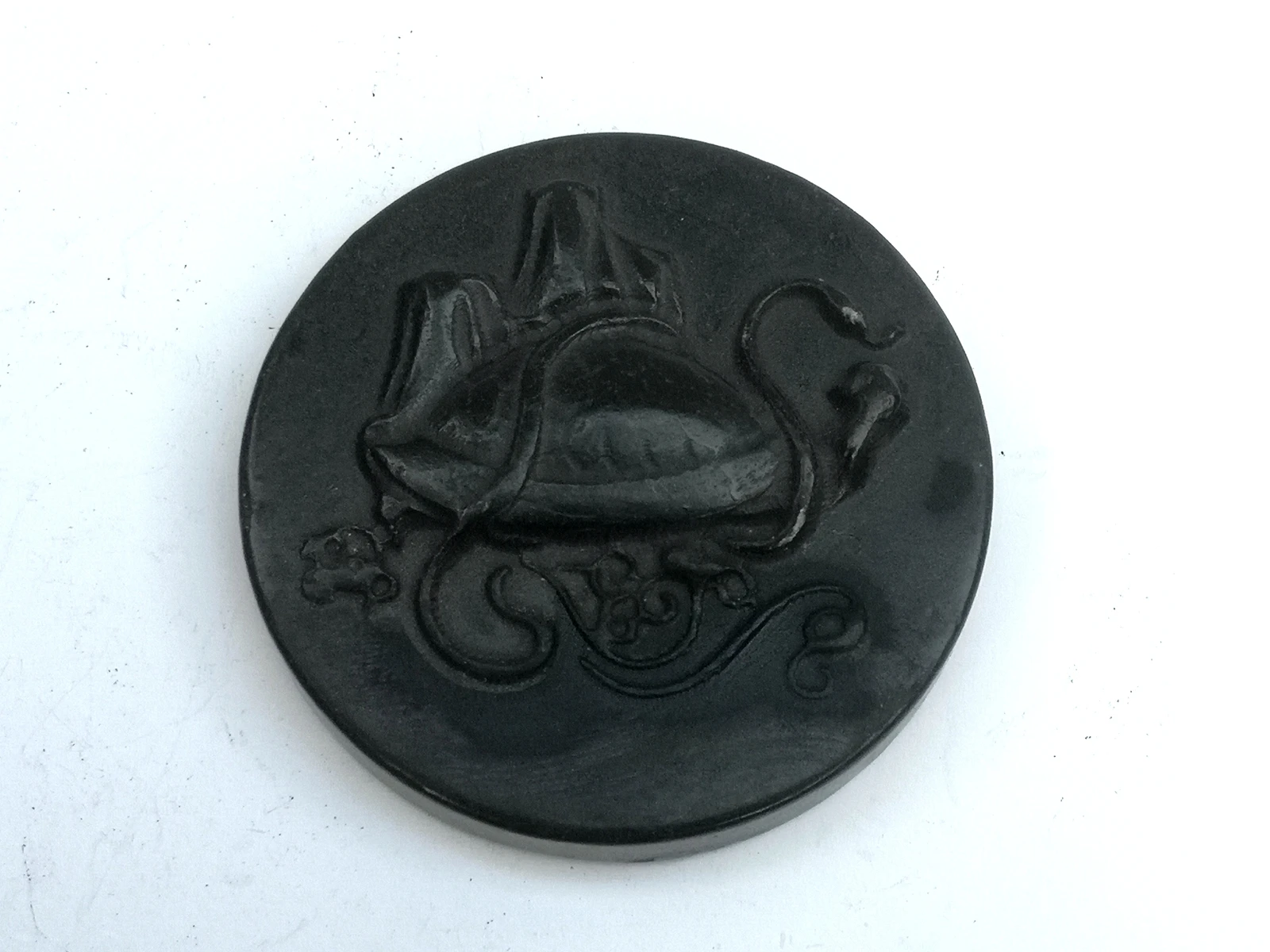 

YIZHU CULTUER ART Collection Old China Hongshan Culture Black Magnet Jade Snake Turtle Pendant Ornament