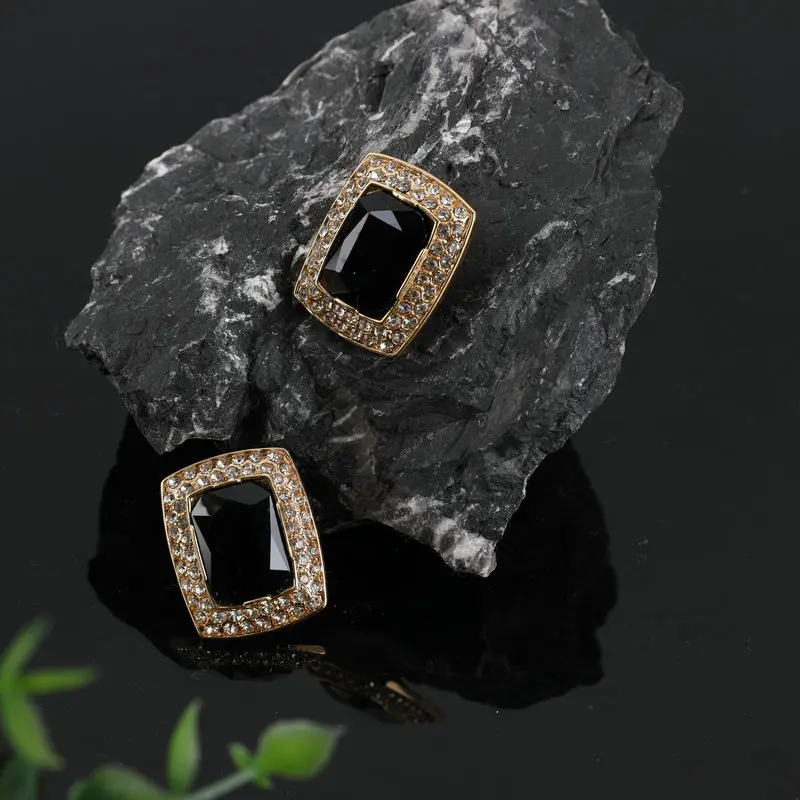 

European and American retro trendy black resin diamond earrings for women