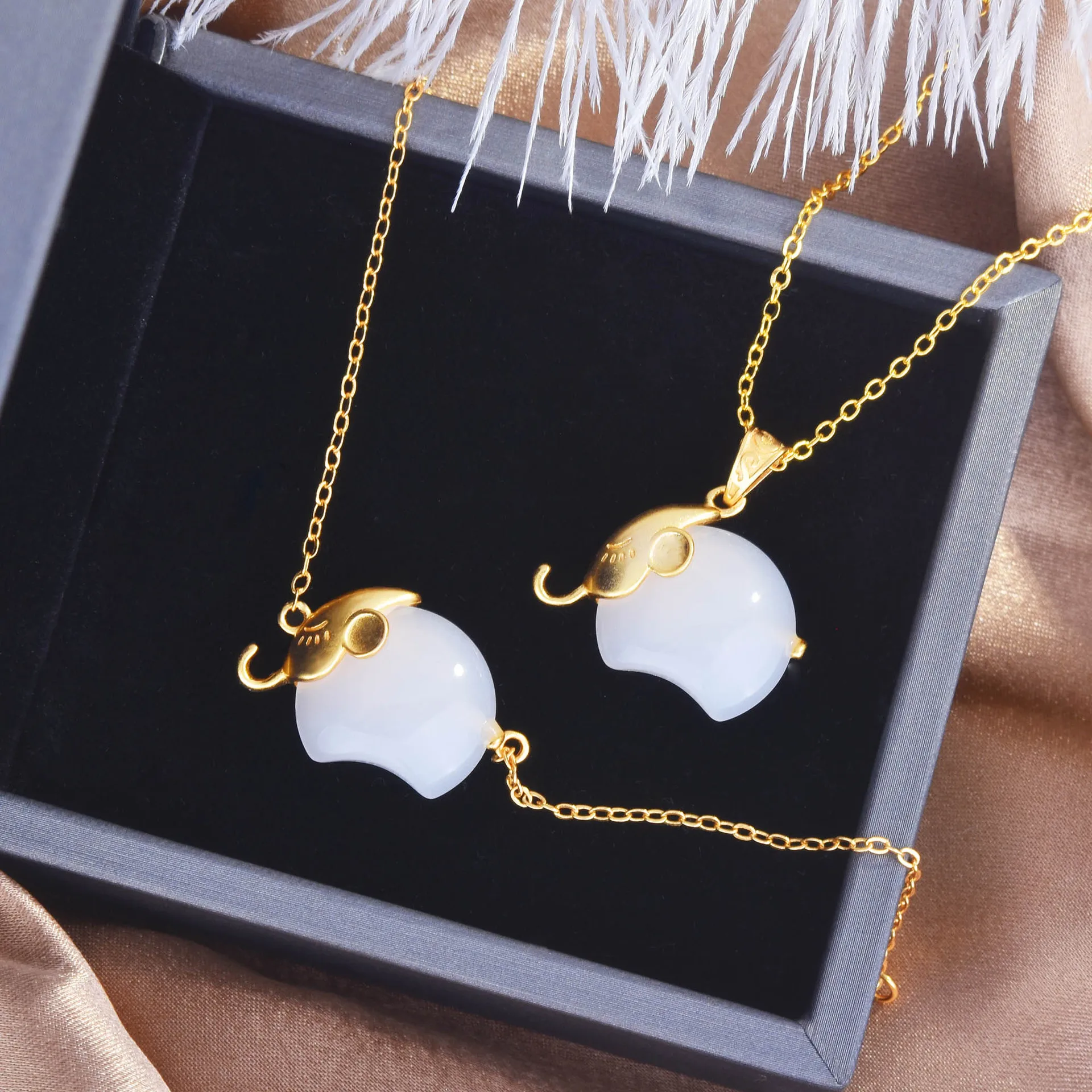 

Vintage Hetian White Jade Elephant Pendant 18K Gold Plated Chain Necklace Stainless Steel Bracelets Jewelry Sets For Women