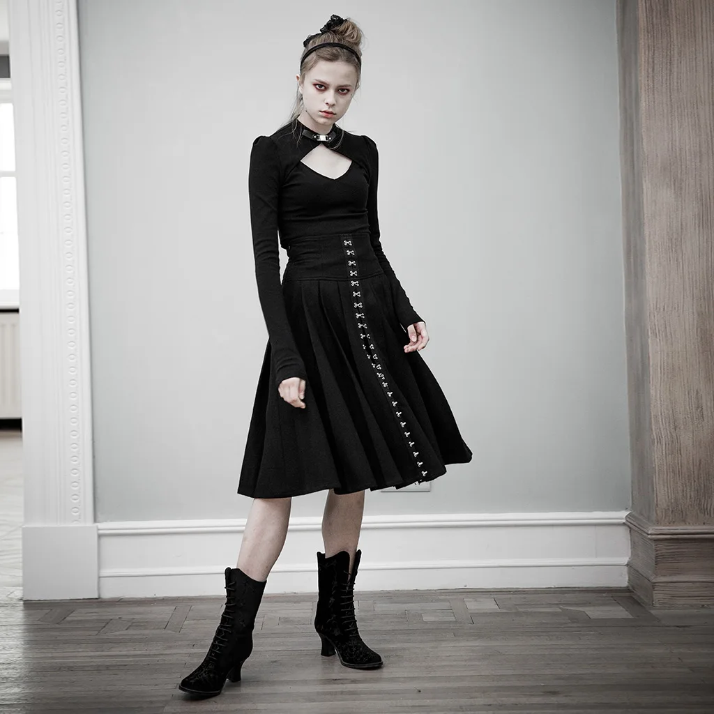 Женская облегающая футболка в стиле панк с декоративной пряжкой из