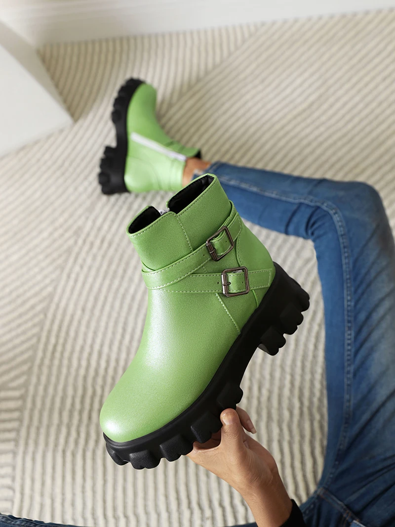 Женские короткие ботинки из лакированной кожи розово-красные блестящие