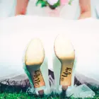 Свадебные виниловые наклейки для невесты Wifey для Lifey детские настенные наклейки виниловые художественные наклейки для росписи туфли на высоком каблуке на заказ