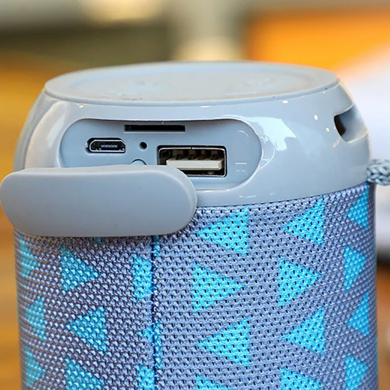 Открытый мини беспроводной Bluetooth громкоговоритель Портативный громкий HD чистый