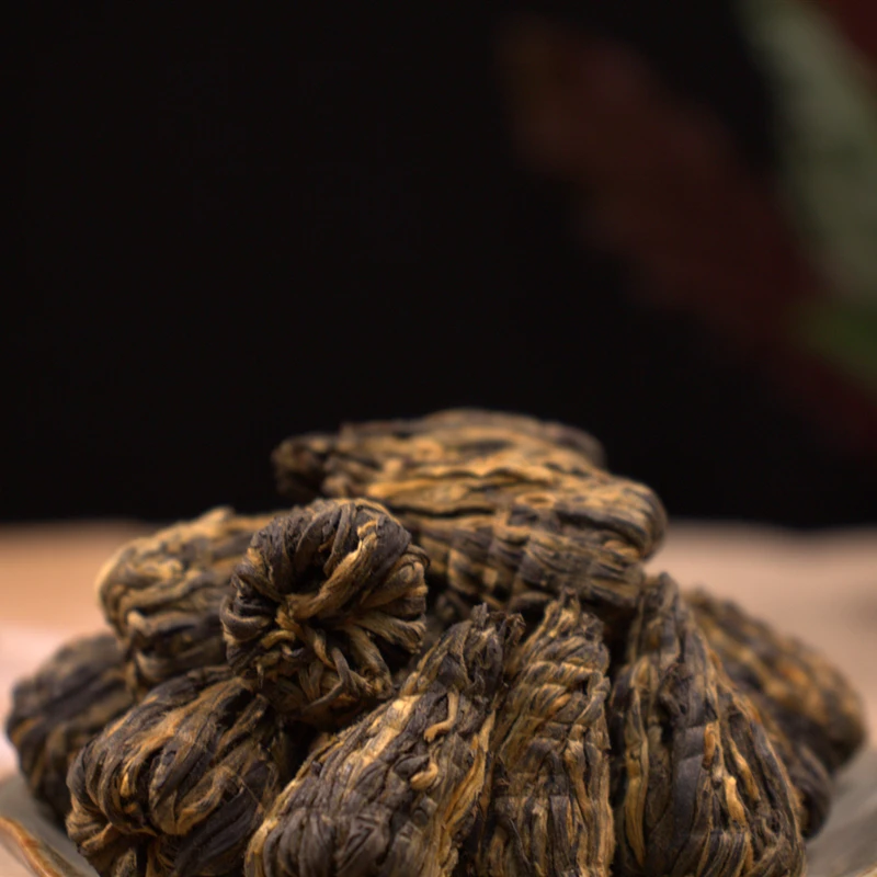 Черный чай Юньнань баота Fengqing ручной работы Золотой Шелковый маленький золотой в