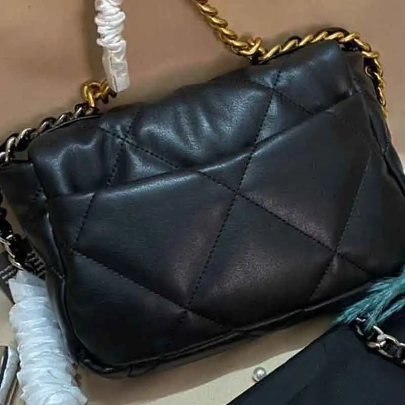 

Large Capacity Handbag high quality Qulited Shoulder bag Designer Women Chain Shoulder Strap With FlapSoft Pleated Leather bag