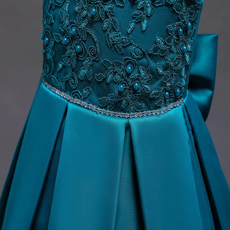 

Flower Girls Dresses Illusion Sleeveless Crystal Embroidery Pearls Tulle Lace O-Neck Knee-Length Kids Party Princess Gown F222