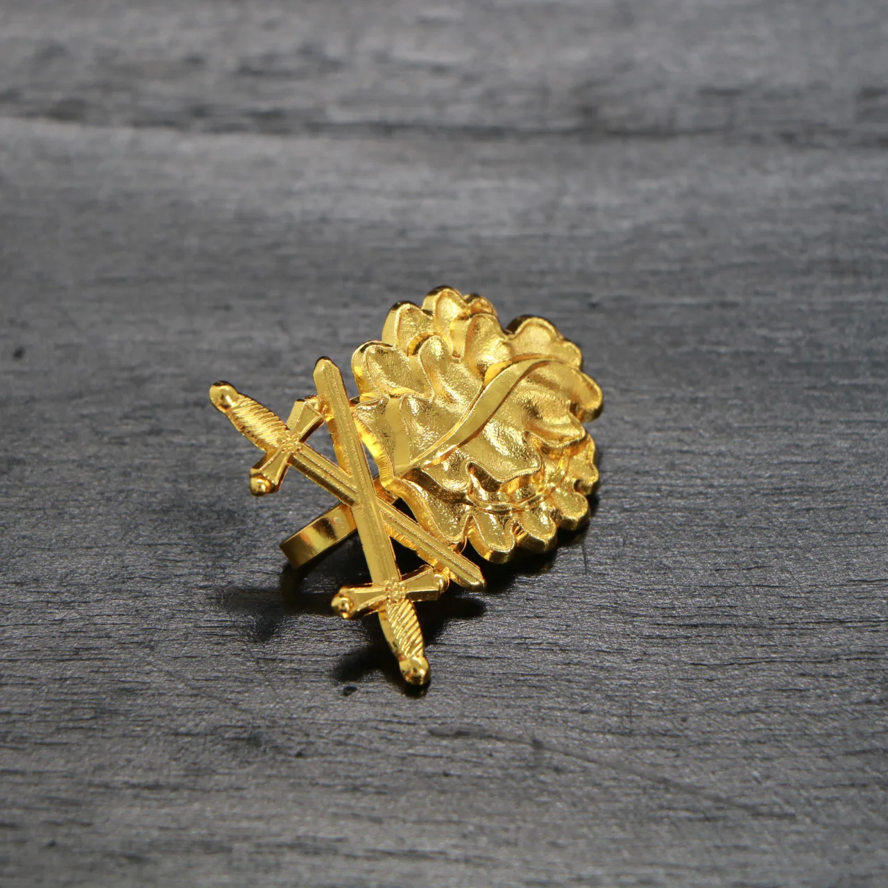 Oak leaves pin sword brooch badge Germany jewelry men patriot gift shirts jacket accessory | Дом и сад