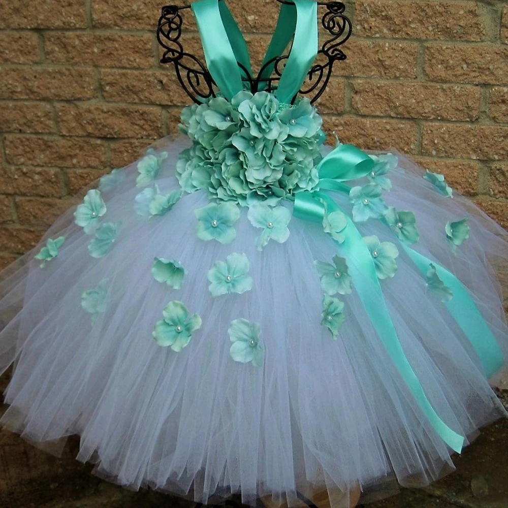 11 видов стилей гортензии платье-пачка для девочки держащей букет на свадьбе